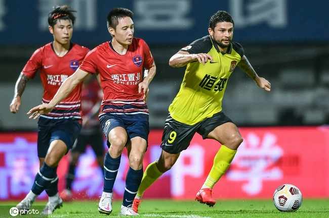 HTH Sports金州勇士训练开放日，窗口期完成体检引欢呼，中超在即，心理建设被强调的简单介绍